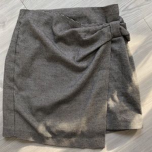 Club Monaco checkered skirt, size 6